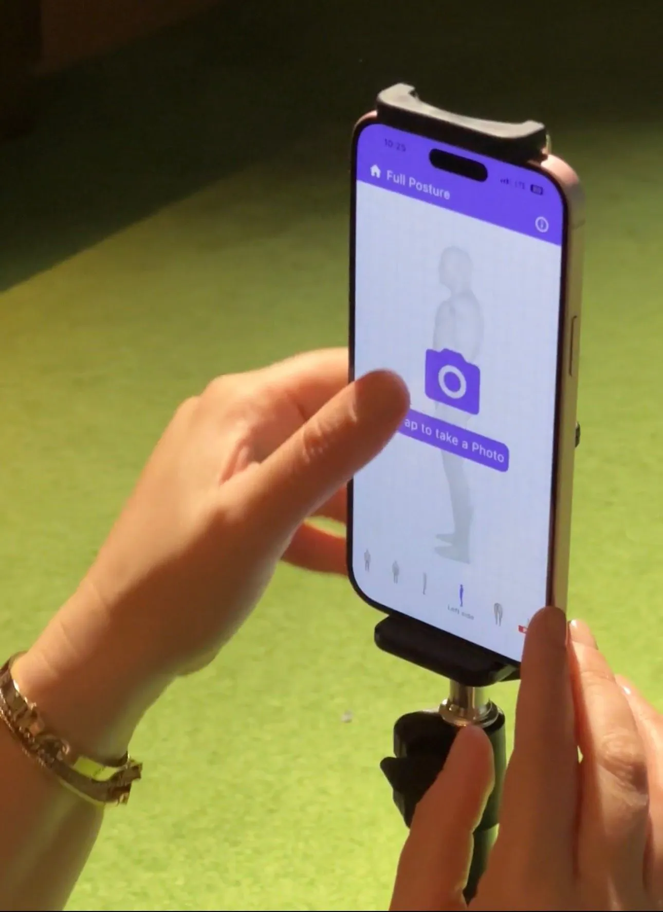 AI posture analysis app capturing full body alignment