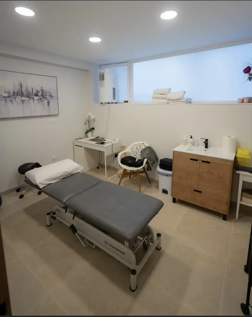 Treatment room at Costa Health Riviera del Sol
