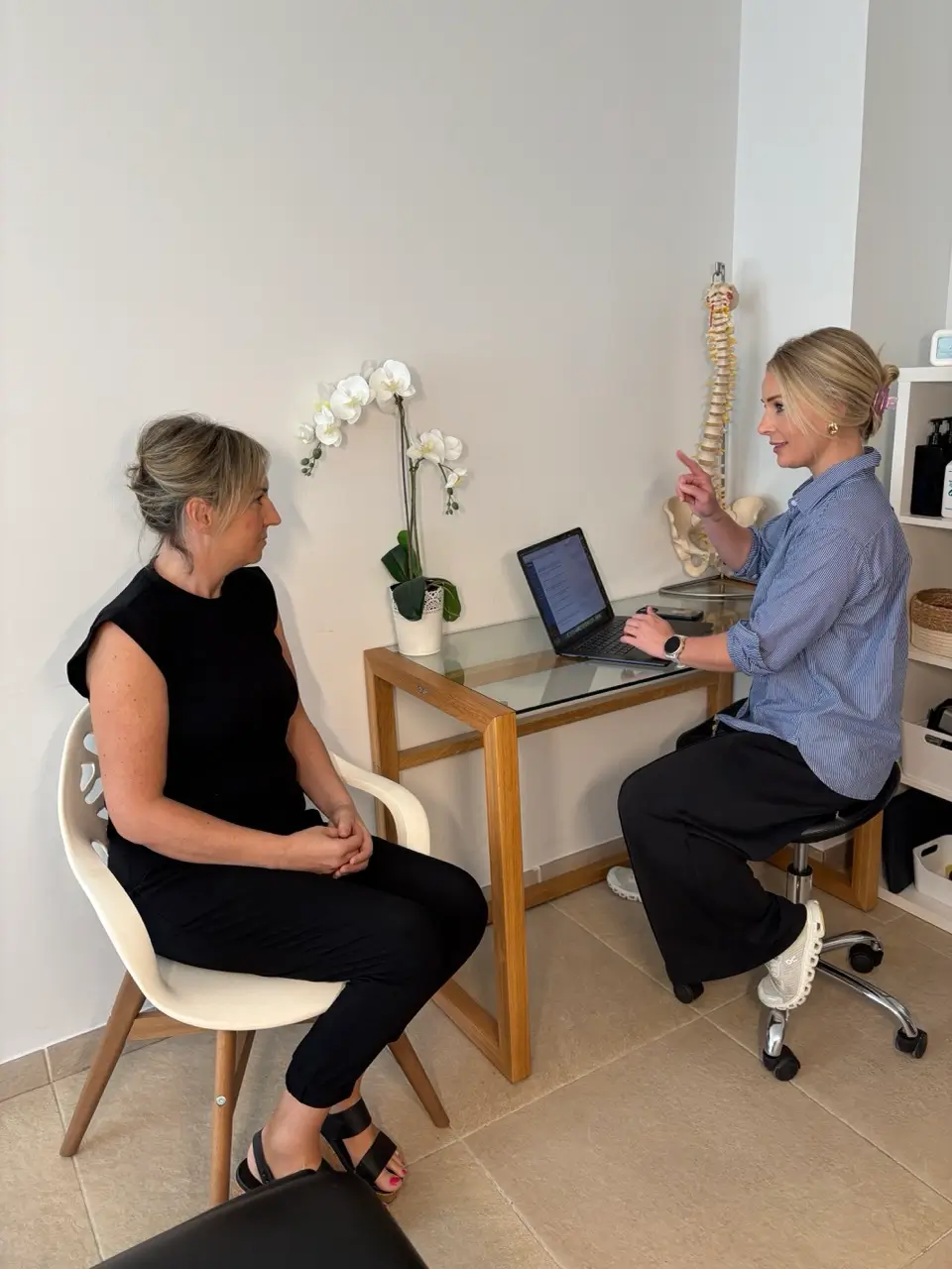 Flora conducting a diagnostic assessment